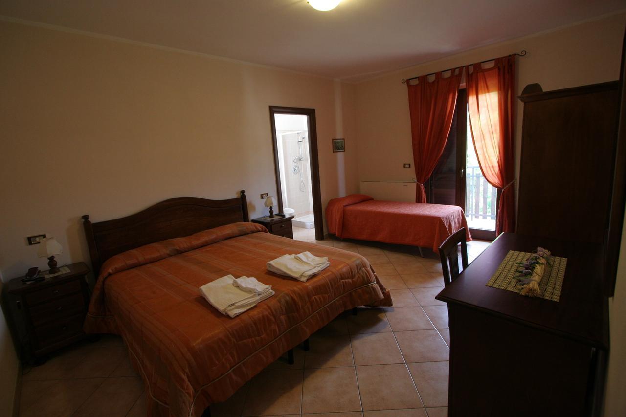 B&B La Tana Dell'Orso Villalago Exterior foto